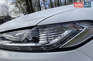 Седан Ford Fusion 2016 в 