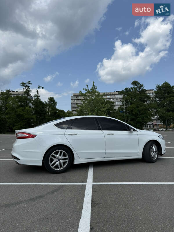 Седан Ford Fusion 2015 в Киеве