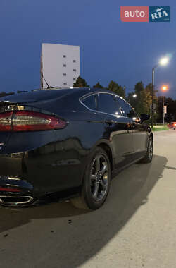Седан Ford Fusion 2014 в 