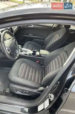 Седан Ford Fusion 2014 в 