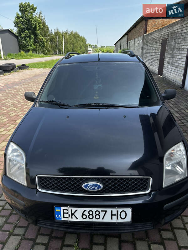 Хэтчбек Ford Fusion 2003 в 