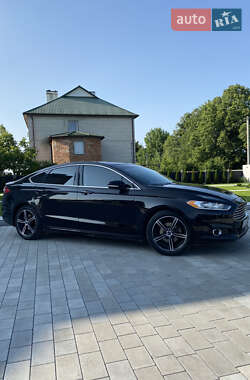 Седан Ford Fusion 2016 в 