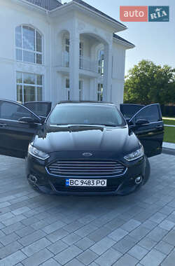 Седан Ford Fusion 2016 в 