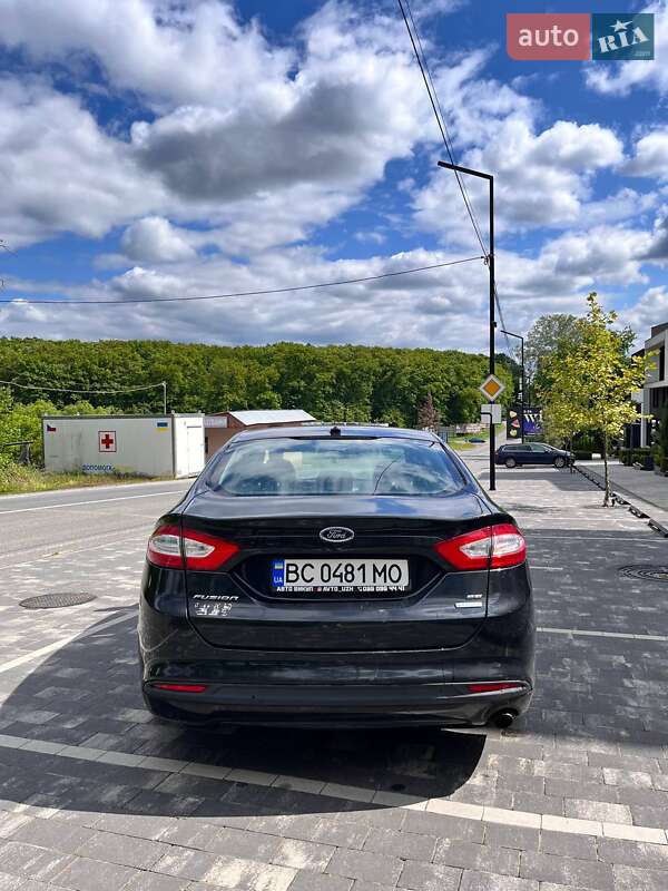Седан Ford Fusion 2013 в Ужгороде