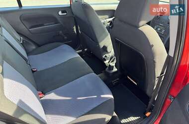 Хэтчбек Ford Fusion 2010 в 