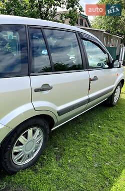 Хэтчбек Ford Fusion 2006 в 