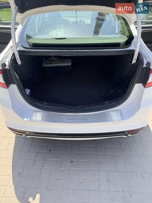 Седан Ford Fusion 2016 в Черкассах