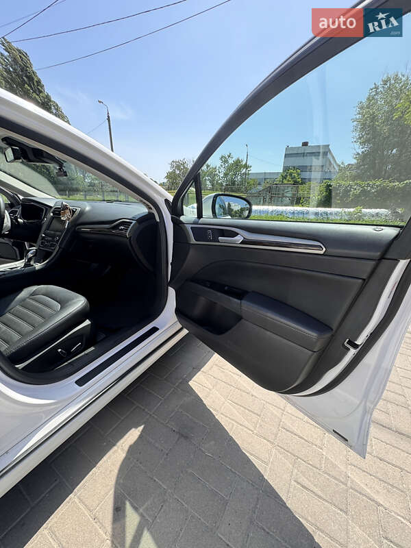 Седан Ford Fusion 2016 в Черкассах