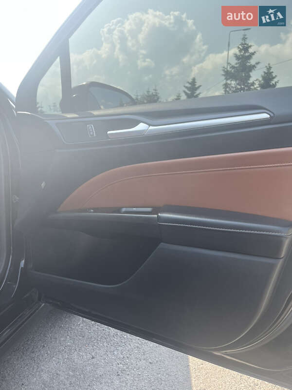 Седан Ford Fusion 2019 в Тернополе