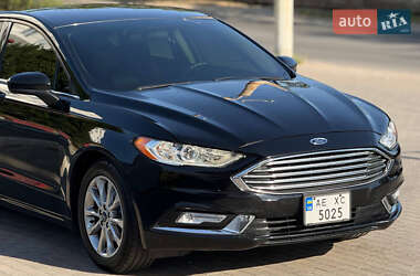 Седан Ford Fusion 2017 в 