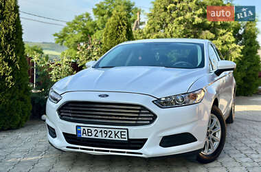 Седан Ford Fusion 2016 в 