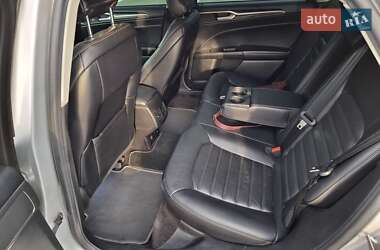 Седан Ford Fusion 2016 в 