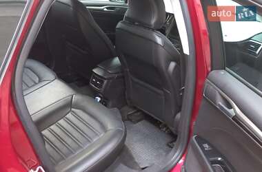 Седан Ford Fusion 2016 в 