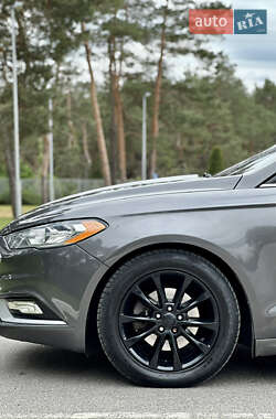 Седан Ford Fusion 2016 в 