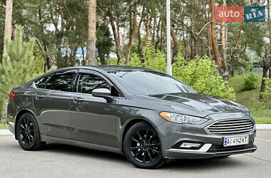 Седан Ford Fusion 2016 в 