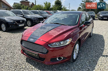 Седан Ford Fusion 2016 в 
