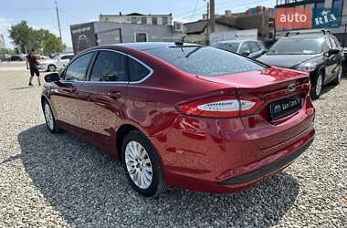 Седан Ford Fusion 2016 в 