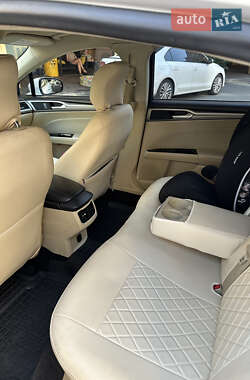 Седан Ford Fusion 2014 в 