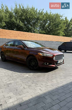Седан Ford Fusion 2015 в 