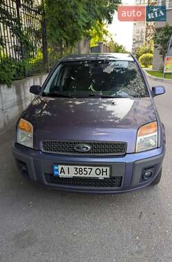 Хэтчбек Ford Fusion 2008 в 