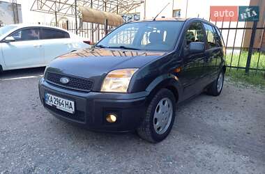 Хэтчбек Ford Fusion 2010 в 