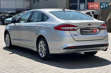 Седан Ford Fusion 2017 в 