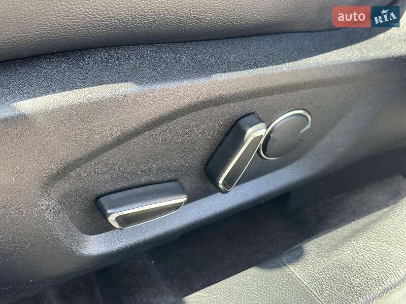 Седан Ford Fusion 2017 в Одесі