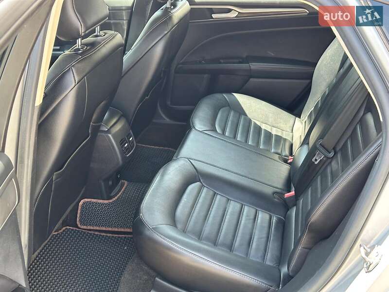 Седан Ford Fusion 2017 в Одесі