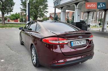 Седан Ford Fusion 2016 в 