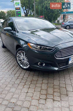 Седан Ford Fusion 2015 в 