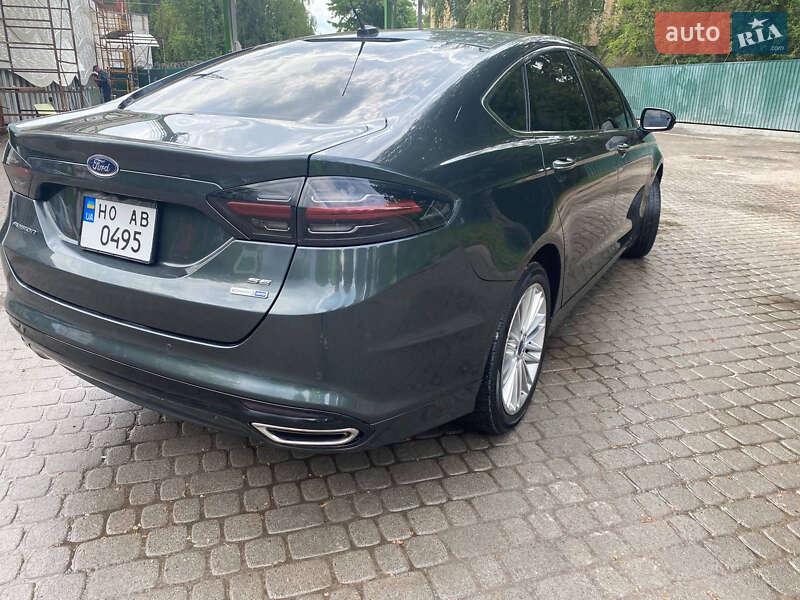 Седан Ford Fusion 2015 в Тернополе