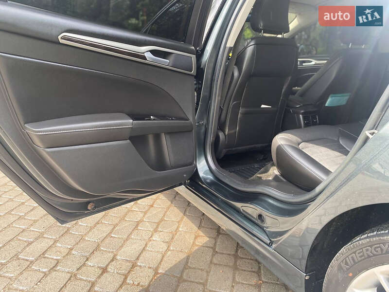 Седан Ford Fusion 2015 в Тернополе