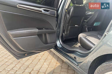 Седан Ford Fusion 2015 в 
