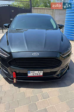 Седан Ford Fusion 2013 в 