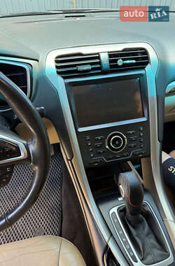Седан Ford Fusion 2013 в 