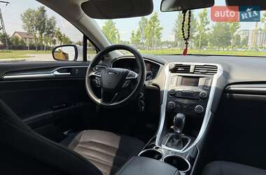 Седан Ford Fusion 2012 в 