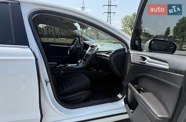 Седан Ford Fusion 2012 в 