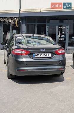 Седан Ford Fusion 2014 в 