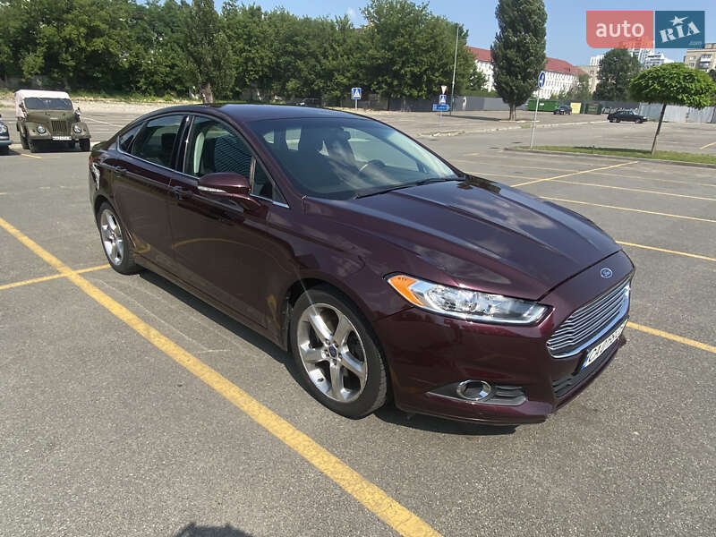 Седан Ford Fusion 2013 в 