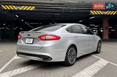 Седан Ford Fusion 2015 в 