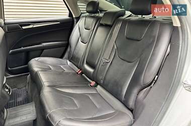 Седан Ford Fusion 2015 в 