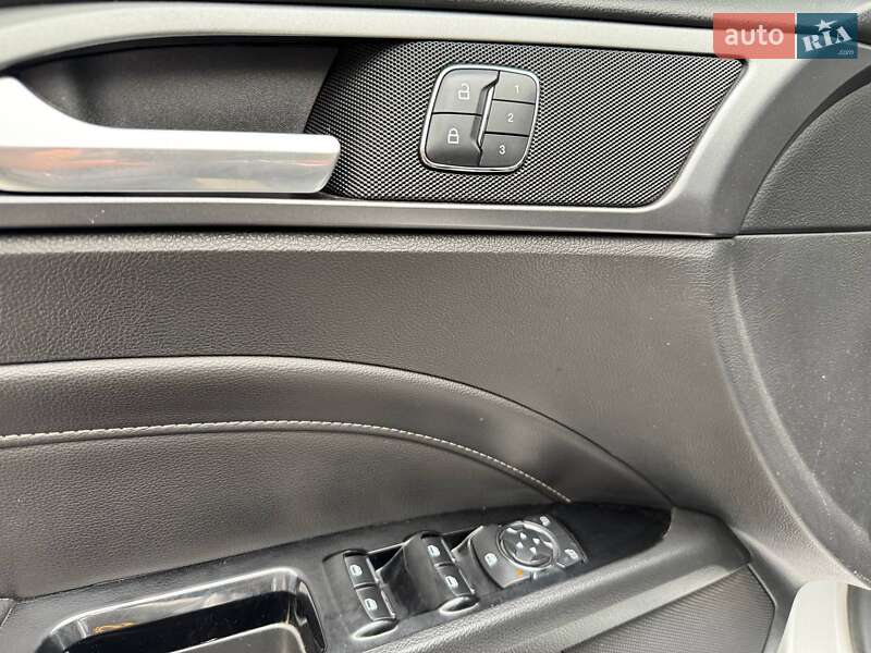 Седан Ford Fusion 2015 в Києві