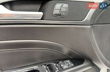 Седан Ford Fusion 2015 в 