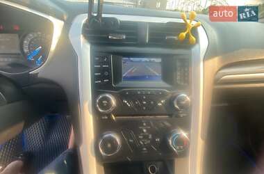 Седан Ford Fusion 2014 в 