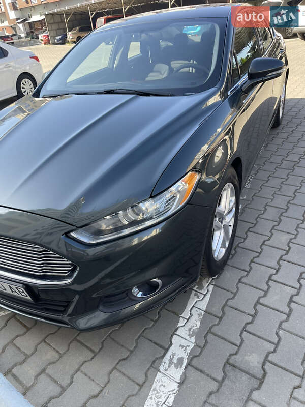 Седан Ford Fusion 2014 в Одесі