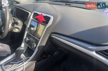 Седан Ford Fusion 2014 в 