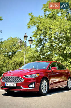 Седан Ford Fusion 2019 в 