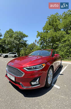 Седан Ford Fusion 2019 в 