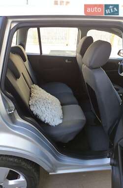 Хэтчбек Ford Fusion 2009 в 