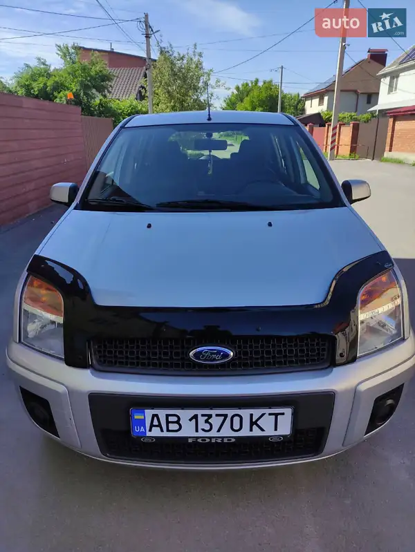 Хэтчбек Ford Fusion 2009 в 